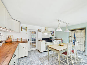 Kitchen/Dining Room- click for photo gallery